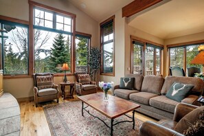 Smart TV, fireplace, offices