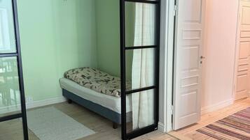 2 bedrooms, iron/ironing board, travel crib, WiFi (free)