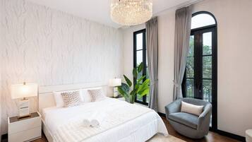 4 多间卧室、熨斗/熨衣板、上网接入、床单