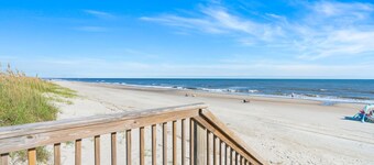 Perfect Location! 5-bed/5-bath house/5 minute walk to the Beach in Ocean Isle!