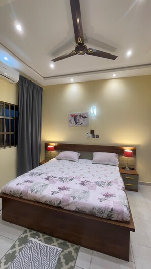 2 Schlafzimmer, Bügeleisen/Bügelbrett, kostenloses WLAN