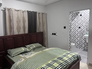 Apartamento Confort, 2 habitaciones, balcón | Escritorio, espacio para trabajar con un portátil, wifi gratis