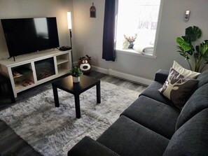 TV, fireplace - Panache Royale 2.... (Québec City)