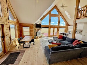 Smart-tv en een open haard