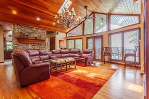 Televisión, chimenea