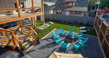 Charming Downtown Bryson City SkyLoft Apt 2 - Perfect for Couples!