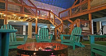 Charming Downtown Bryson City SkyLoft Studio 4 - Perfect for Couples
