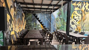 Tempat makan outdoor
