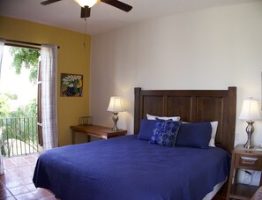 2 bedrooms, desk, iron/ironing board, free WiFi - A peaceful and charming home located with Golf cart included (Loreto)