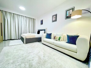 1 bedroom, iron/ironing board, WiFi, bed sheets - Executive Studio apartment with fitness room and WiFi in vibrant Ruaka near UN . (Ruaka)