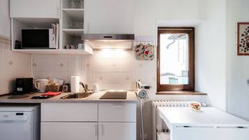 Frigorifero, microonde, forno, lavastoviglie