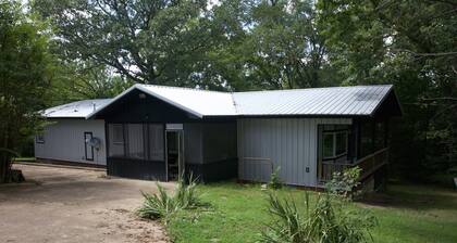 White River Float Trips 4 Bd 2Ba House 3 boat ramps within 3 miles for launching