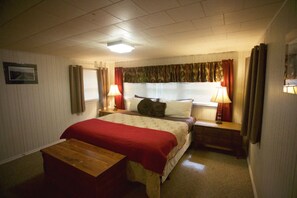 4 bedrooms, WiFi, bed sheets - White River Float Trips 4 Bd 2Ba House 3 boat ramps within 3 miles for launching (Eureka Springs)