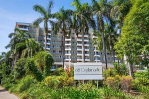 Exterior - 3-Bedroom Resort-Style Water Views | King Beds, Pool, Balcony (Darwin City)