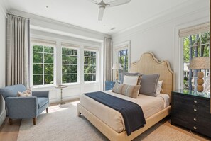 5 habitaciones, escritorio, tabla de planchar con plancha y wifi gratis 