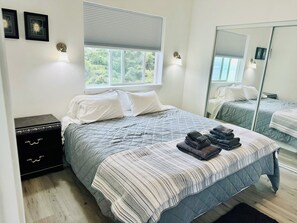 Deluxe Condo, Ocean View | Egyptian cotton sheets, premium bedding, memory foam beds, free WiFi
