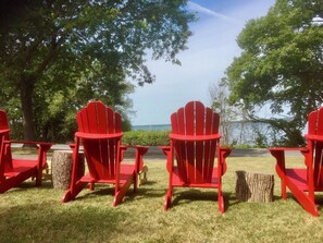 Property grounds - Welcome to Sunset View – Your Lakeside Retreat in Prince Edward County (Prince Edward)