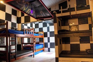 Dormitório compartilhado econômico | Wi-Fi de cortesia, roupa de cama