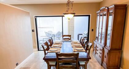 Luxury Villa/Heated Salt Pool/Pool Table/Blackout Blinds/Sleeps 14