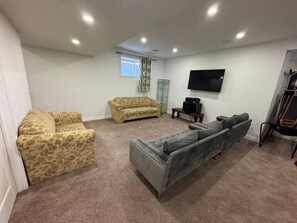 TV, fireplace, offices