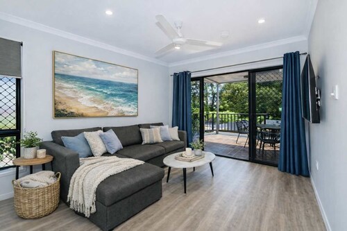 Golfside Haven 2 Bedroom Duplex with Golf Course