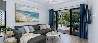 Golfside Haven 2 Bedroom Duplex with Golf Course
