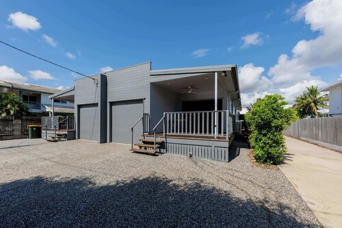 Golfside Haven 2 Bedroom Duplex with Golf Course