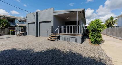 Golfside Haven 2 Bedroom Duplex with Golf Course