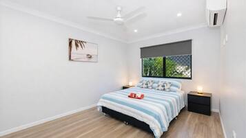 2 bedrooms, iron/ironing board, free WiFi, bed sheets