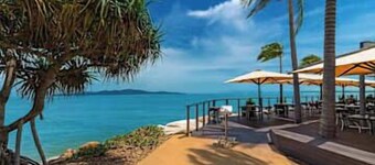 3BR Oceanfront Penthouse on The Strand, Townsville