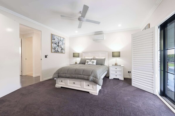 4 bedrooms, desk, iron/ironing board, WiFi - Magic on MacArthur Su (Annandale)