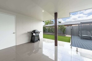 Terrace/patio - Magic on MacArthur - Modern Home in Annandale (Annandale)