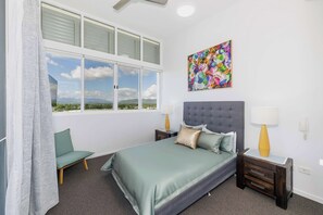 2 chambres, fer et planche à repasser, Wi-Fi, draps fournis