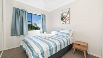 2 bedrooms, iron/ironing board, WiFi, bed sheets