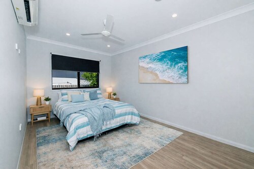 Golfside Haven | 2BR Rosslea Duplex | Sleeps 4 | Golf Views & Parking