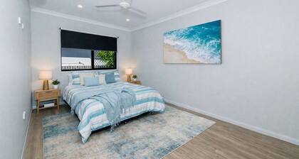 Golfside Haven | 2BR Rosslea Duplex | Sleeps 4 | Golf Views & Parking