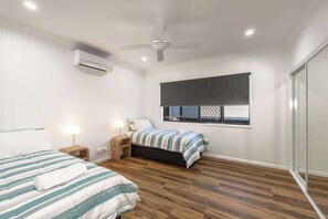 2 bedrooms, desk, iron/ironing board, WiFi