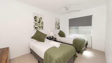2 bedrooms, iron/ironing board, WiFi, bed sheets