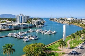 Marina - Anchorage Escape | 1BR Near Marina & CBD, South Townsville (South Townsville)