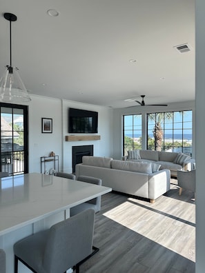 TV connectée, espaces bureaux