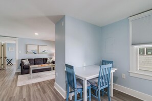 Apartment, 1 Queen Bed with Sofa bed, Kitchen, Garden View (BALTIMORE AVENUE 49 #2) | 1 bedroom, individually decorated, individually furnished