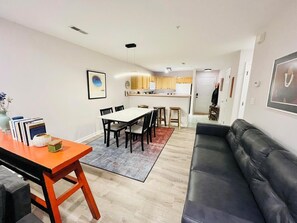 Condo, Multiple Beds, Kitchen, Garden View (SANIBEL CIRCLE 3700 # 3702) | Interior