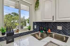 Interior - Waterfront Oasis with Kayaks, Dock and Boat Lift (Tampa)