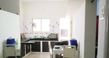 Couple Friendly 2-bedroom apartment with WiFi in Belagavi