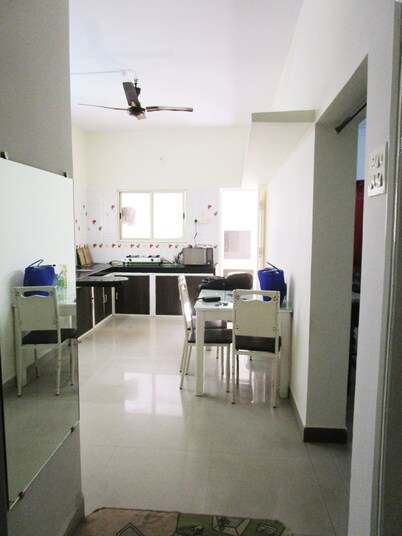 Couple Friendly 2-bedroom apartment with WiFi in Belagavi
