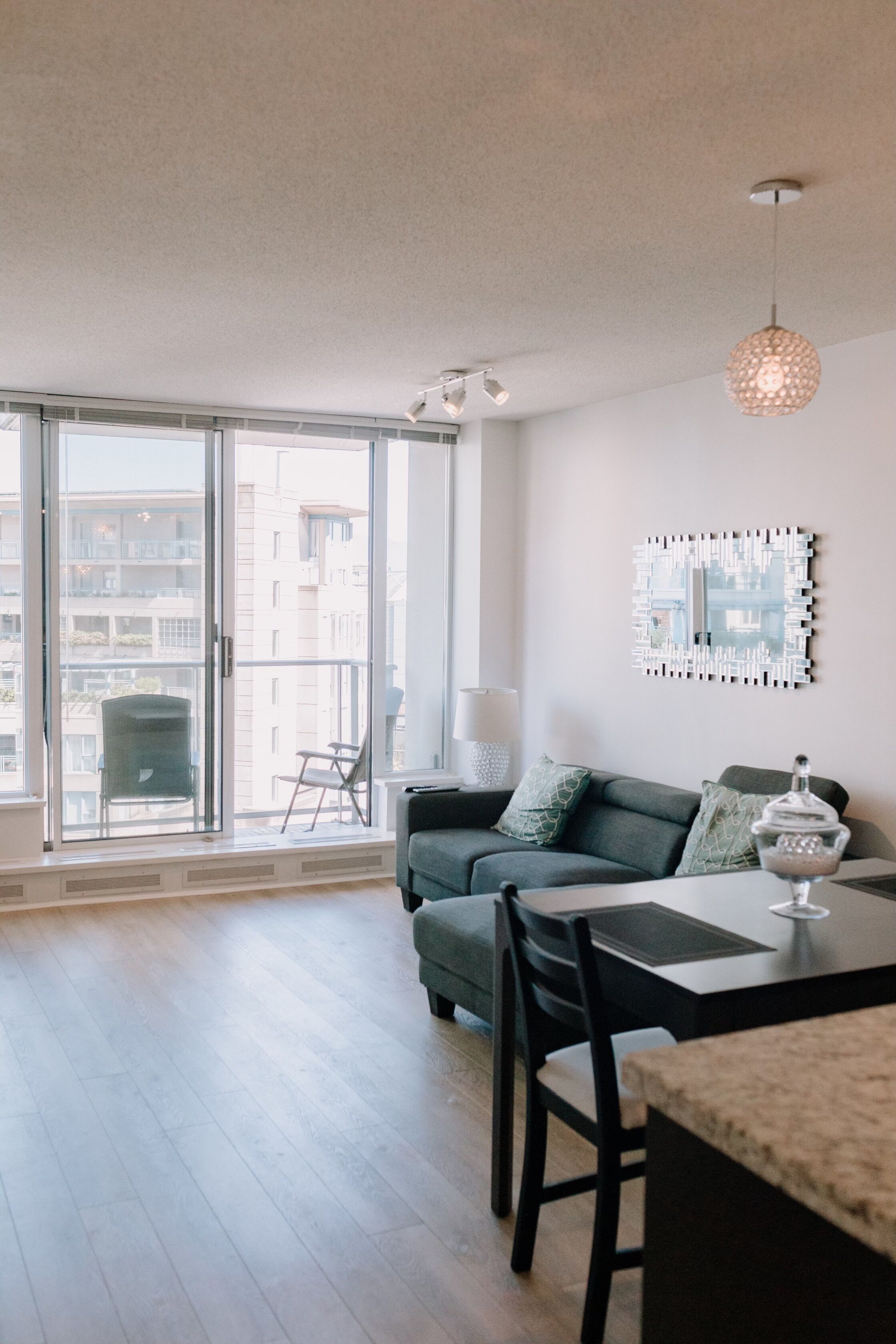 City Centre Apartment Close To Music Venues & Attractions - Vancouver