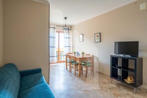 TV - Homiday - Apartment Via XXV Aprile Int. 11 (Pineto)