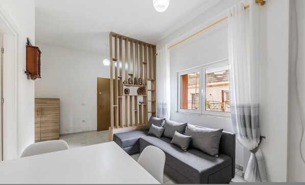 Apartment - Elegant Apartment Comfort in Shkod r s Heart (Shkodër)