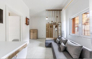 Apartment - Elegant Apartment Comfort in Shkod r s Heart (Shkodër)