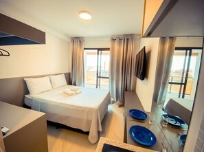 1 bedroom, WiFi, bed sheets - Studio for 2 with Sea View Armação Convention Center 131 (Jardim Armação Salvador)